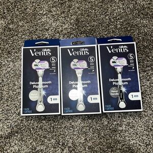 Venus women’s metal handle razors (3) NWT